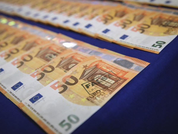 460 000 неистински еврови банкноти са засечени през 2020 година,