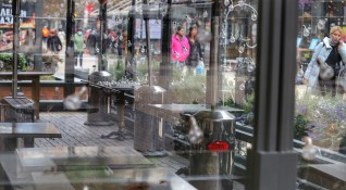 Ресторантьорите ще отворят затворените заради мерките срещу коронавируса заведения на