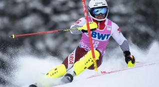 Най добрият български състезател в алпийските ски Алберт Попов постигна