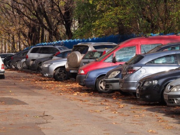 Столичната община започва да премахва по-бързо излезлите от употреба автомобили,
