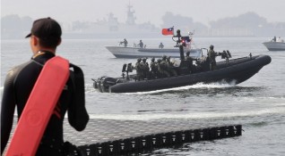 Китай втвърди тона си към Тайван на фона на засилена
