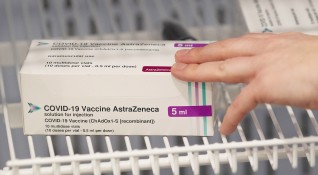 Как действа ваксината на AstraZeneca продуктът от който България