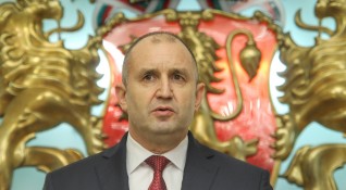 Президентът Румен Радев обяви че той и вицепрезидентът Илияна Йотова