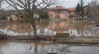 Обявено е частичнобедствено положение в странджанското село Кости заради наводнение
