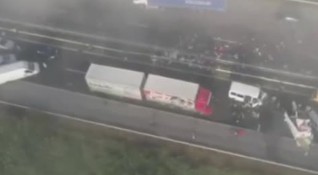 Верижна катастрофа тази сутрин на магистрала Струма Заради гъстата мъгла