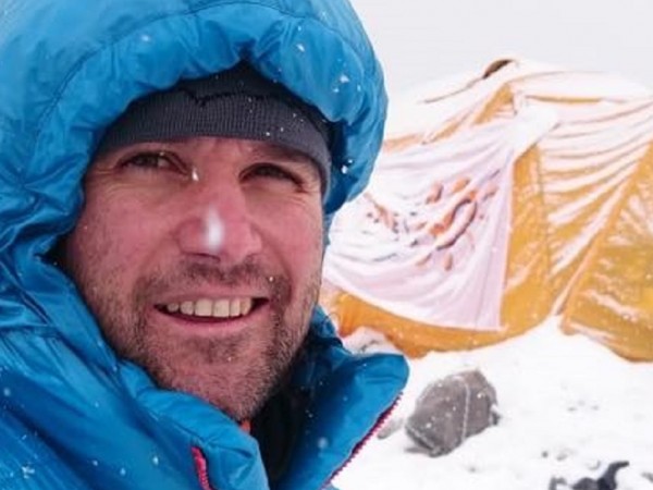 Алпинистът Атанас Скатов е загинал след падането в К2. Още