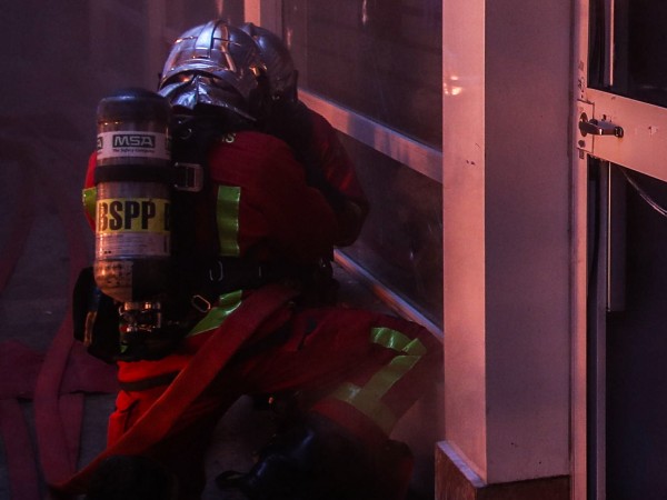 Взрив в центъра на френския град Бордо, предават световните агенции.