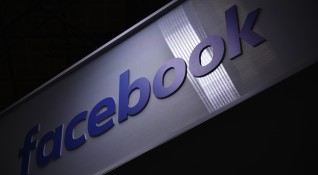Facebook забранява на своите платформи фалшиви твърдения за COVID ваксините Facebook