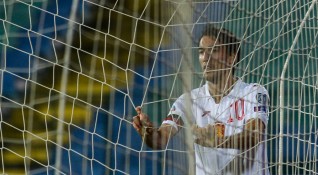 Бившият капитан на националния отбор Ивелин Попов е отрязал Лудогорец