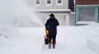Германия в капана на лошото време Обилен снеговалеж предизвика транспортен