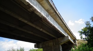 Не съществува опасност за стабилността на мостовите съоръжения на АМ