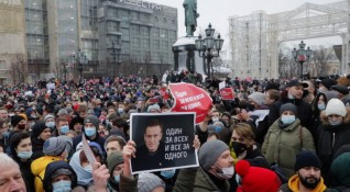 Руската полиция претърси офиси на сподвижници на опозиционера Алексей Навални