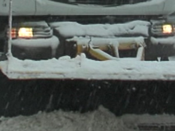 Усложнена е пътната обстановка в страната заради снега. В този