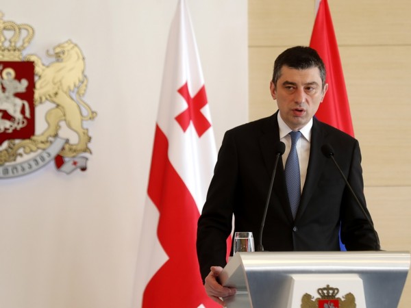 Грузинският премиер Гиорги Гахария заяви, че подава оставка. Той разкритикува