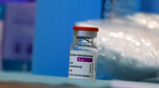Светът чакаше появата на ваксините които да спрат пандемията от