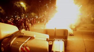 Насилие избухна на уличните протести в Испания за четвърта поредна