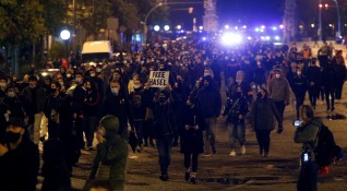 Барселона ври и кипи след ареста на известния рапър Пабло