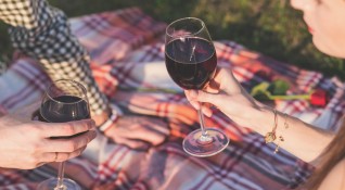 2 бутилки повече вино на домакинство компенсират спада на износа