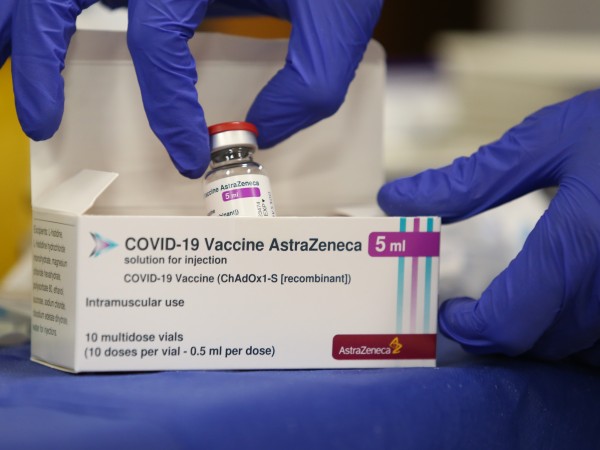"АстраЗенека" ще достави 180 милиона ваксини срещу коронавируса на Европа