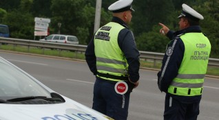 Пътна полиция започва да извършва масови проверки на водачите на