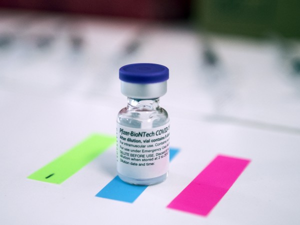 Американският регулатор разреши ваксината срещу COVID-19 на компаниите "Пфайзер" и