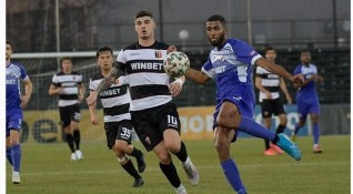 Локо Пловдив стъпи накриво срещу последния в efbet Лига Етър