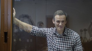Опозиционерът Алексей Навални ще изтърпи присъдата си от две и