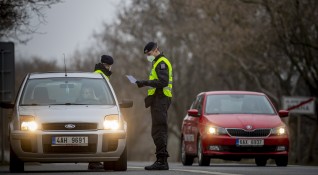 В Чехия властите наредиха на работодателите да тестват служителите си