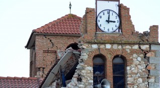 Продължават вторичните трусове в Централна Гърция където вчера удари земетресение