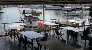 Хотелиери и ресторантьори в Гърция настояха правителството да вземе спешни