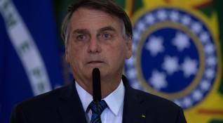 Президентът на Бразилия Жаир Болсонаро призова хората да спрат да
