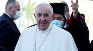 Папа Франциск осъди днес в Багдад безумните жестокости на групировката