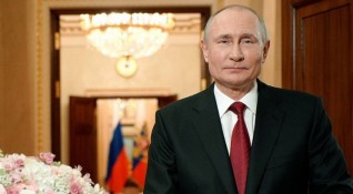 Руският президент Владимир Путин поздрави жените по случай 8 март