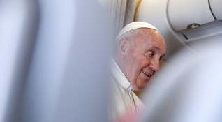 Приключи историческото посещение на Папа Франциск в Ирак Това е