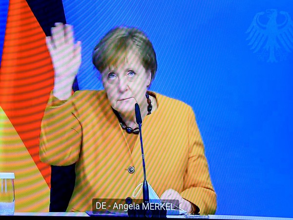 Ангела Меркел е "архитектът" зад фиаското с ваксините в Европа,