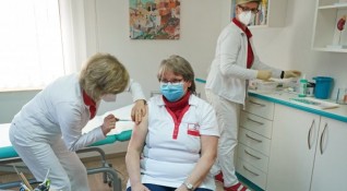 Германия ускорява ваксинациите с продукта на AstraZeneca след като властите