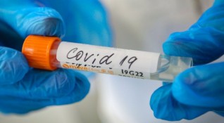 Увеличава се броят на заразените с COVID 19 деца Те боледуват