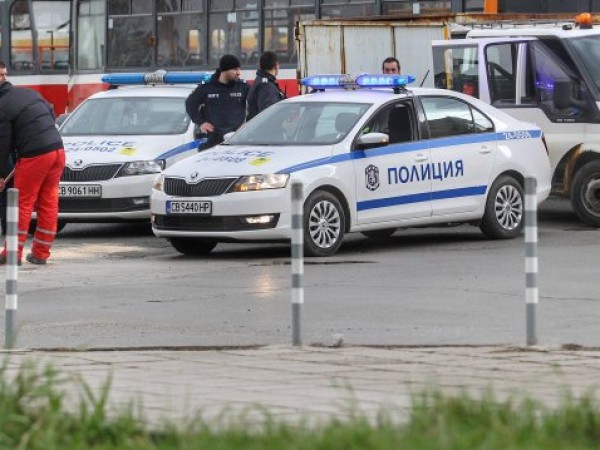 Пияна шофьорка удари четири паркирани коли в Благоевград. Пробата за