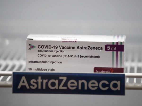 Властите в Румъния временно спряха ваксинирането с определена партида на
