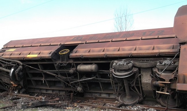 Няма пострадали след инцидента с влак край Твърдица