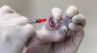 В Сърбия досега първата доза от вакината против коронавируса са