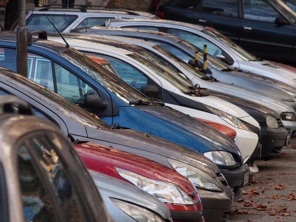 Столичният общински съвет гласува по-бързо премахване на изоставените стари автомобили