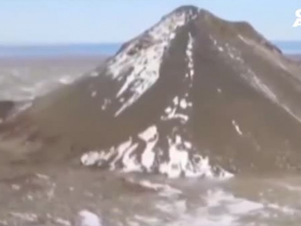 Исландия е под тревога заради опасност от изригване на вулкан