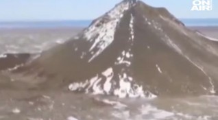 Исландия е под тревога заради опасност от изригване на вулкан