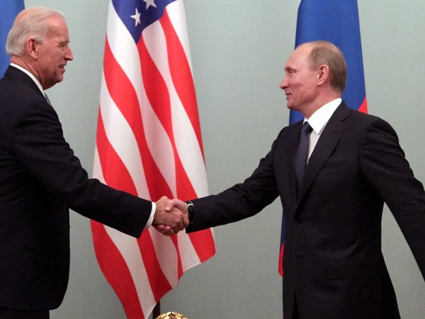 "Смятате ли, че Путин е убиец", попита журналистът Джордж Стефанопулос