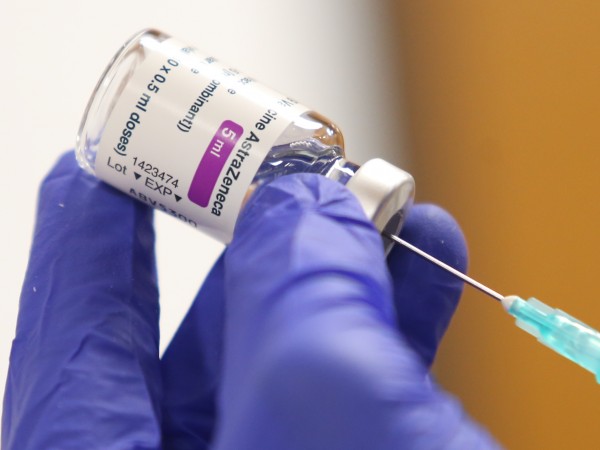 Европейската агенцията по лекарствата обяви ваксината на "АстраЗенека" за безопасна