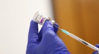 Само ваксинирането не е достатъчно да се обуздае заразата от