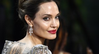 Анджелина Джоли е обвинила Брад Пит в домашно насилие става