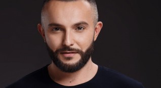 Македонският представител на Евровизия Васил Гарванлиев буквално е линчуван от