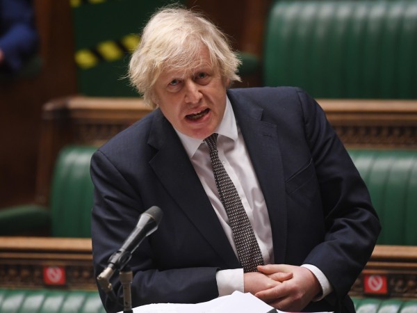 Британският премиер Борис Джонсън заяви, че от посетителите на пъбовете